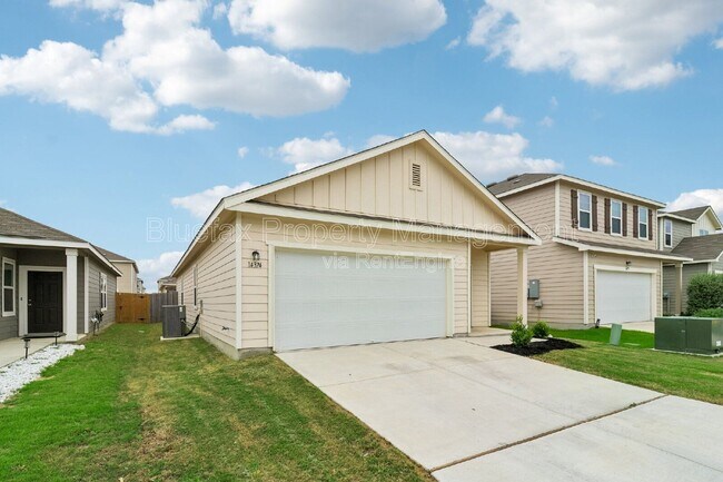 Building Photo - 14374 Palm Ridge