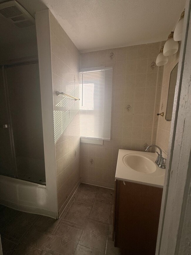 Building Photo - 1113 Ferguson St