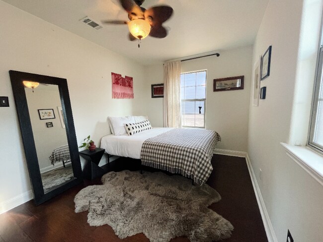 Foto del edificio - 7018 Crosswood Dr