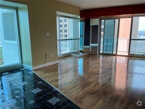 Building Photo - 2700 S Las Vegas Blvd