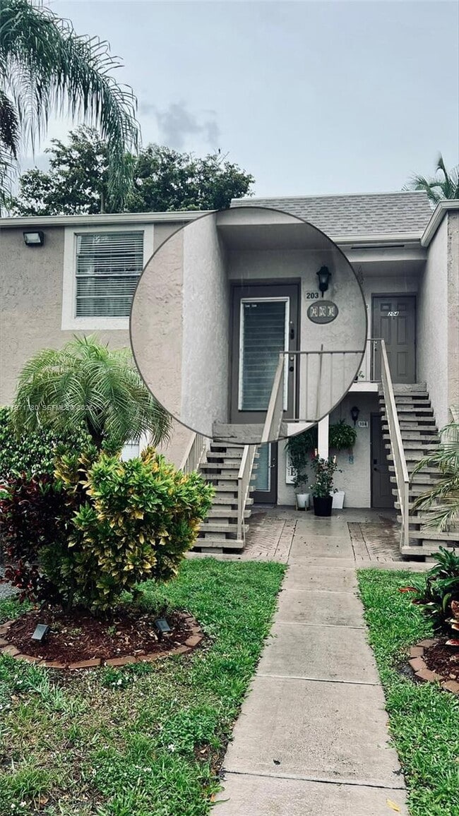 Building Photo - 1020 NW 80th Ave