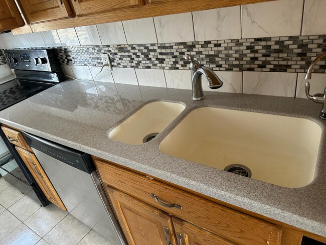 Foto del edificio - 54 Eaton St