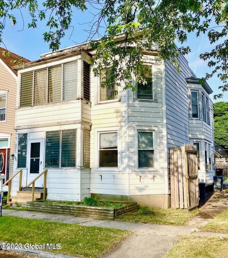 Primary Photo - 490 7th Ave