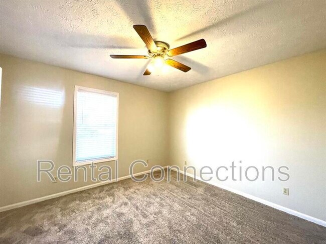 Building Photo - 703 Joseph Ln