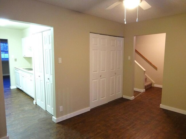 Building Photo - Lanky Court Townhomes