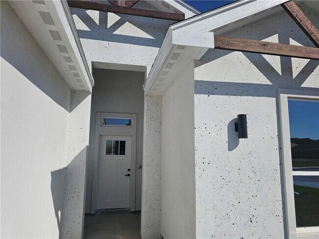 Building Photo - 27 N 48th St