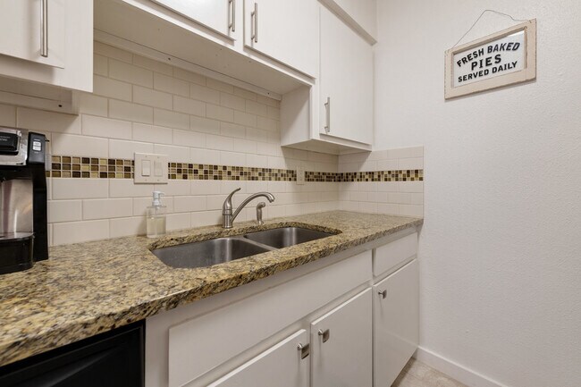 Foto del edificio - 304 E 34th St