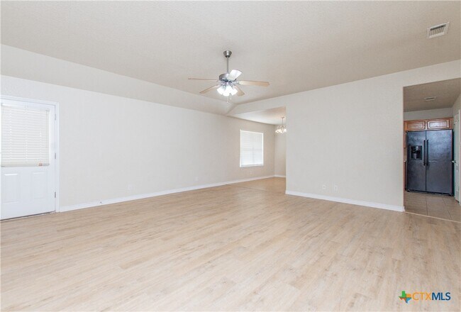 Building Photo - 404 Rowdy Dr