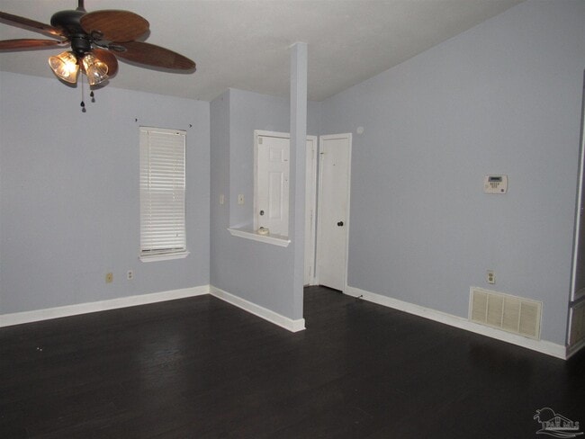 Foto del edificio - 7804 Oak Forest Dr