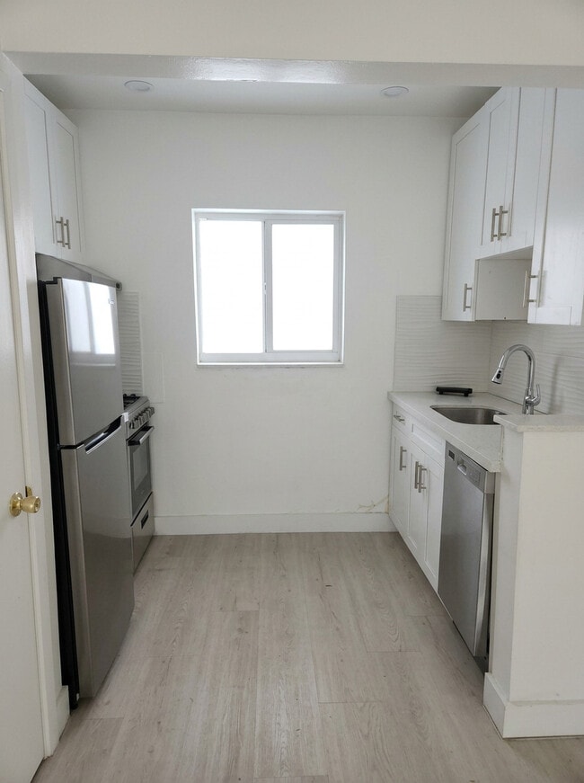 Foto del edificio - 6844 Abbott Ave