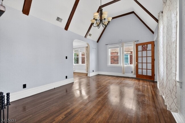 Building Photo - 2096 Lentz Ave