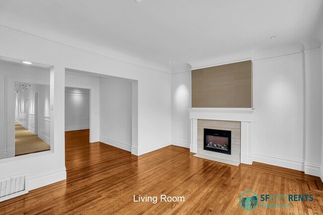 Foto del edificio - Sun-filled Presidio Heights Residence w/ Private Deck, Hot Tub & Garage Parking