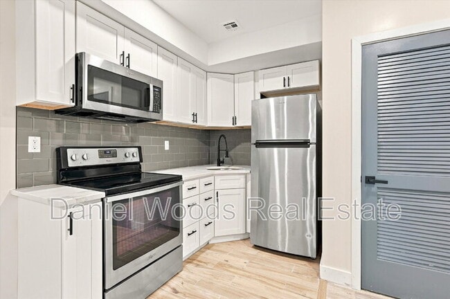 Building Photo - 944 W Lycoming St