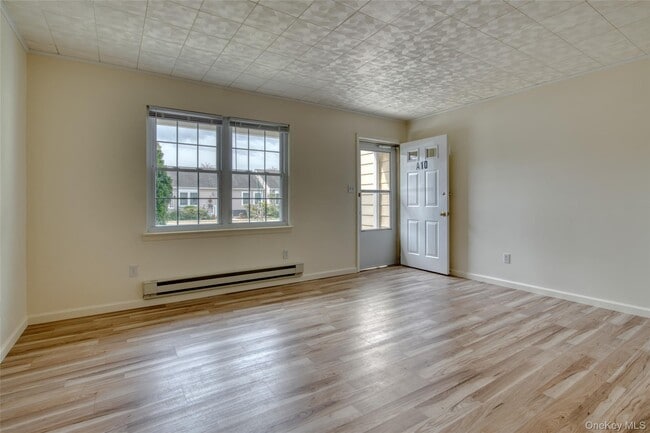 Building Photo - 1000 Ninth St