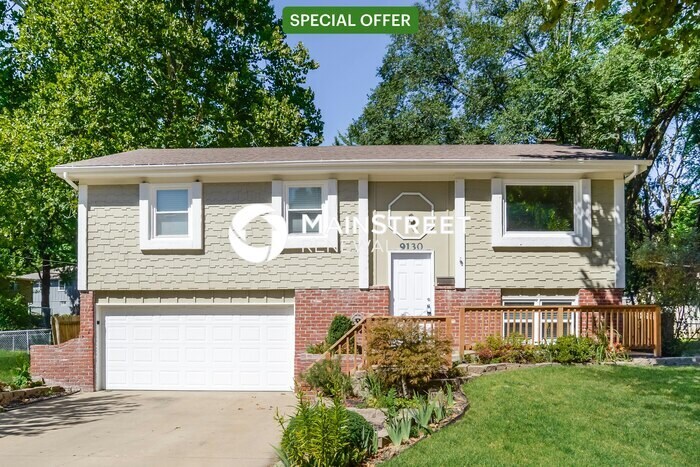 Primary Photo - 3 Bedroom Pet-Friendly Home in OVERLAND PA...