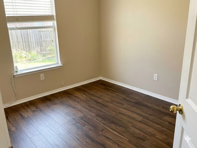 Building Photo - 5212 Westheimer Rd