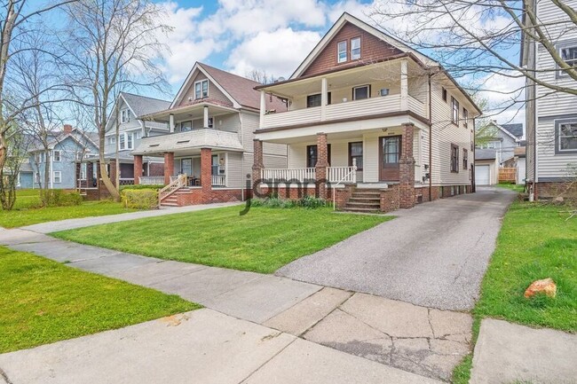 Foto del edificio - 1695 Glenmont Lower
