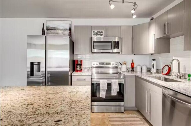 Foto del edificio - 3725 S Olive Ave