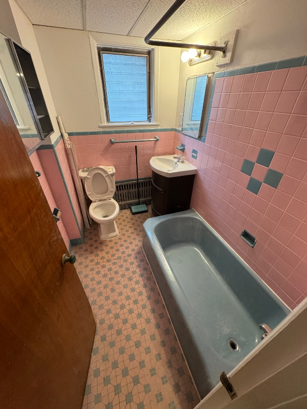 Building Photo - 905-909 Christian St