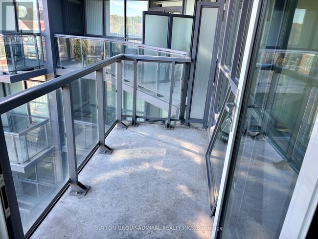 Photo du bâtiment - 7608 Yonge St