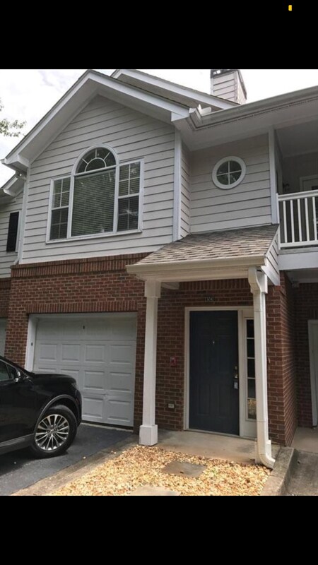 Foto del edificio - 304 Spring Heights Ln