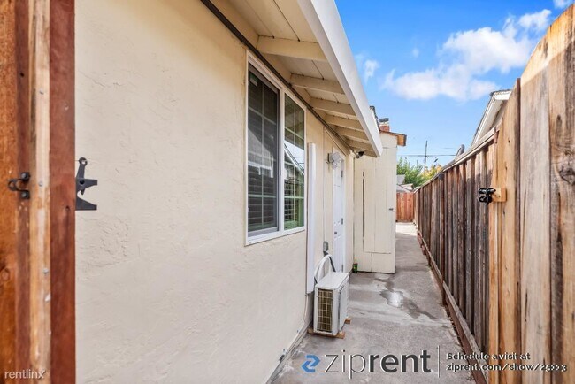 Foto del edificio - 1 br, 1 bath 4plex - 1935 Kinross Way, San...