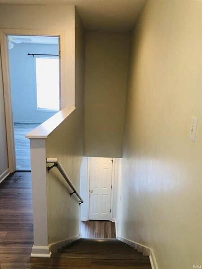 Building Photo - 3345 S Oaklawn Cir