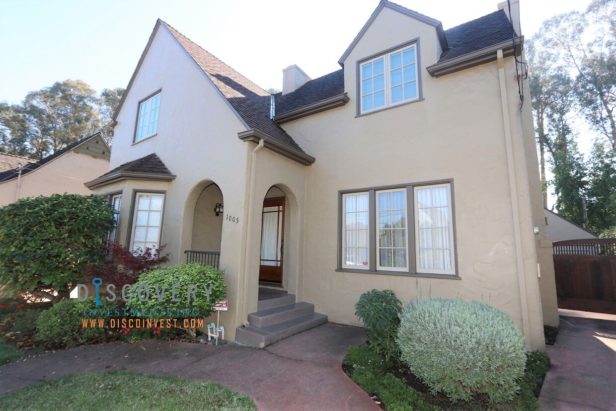 Primary Photo - Magnificent Three Bedroom Estudillo Estate...