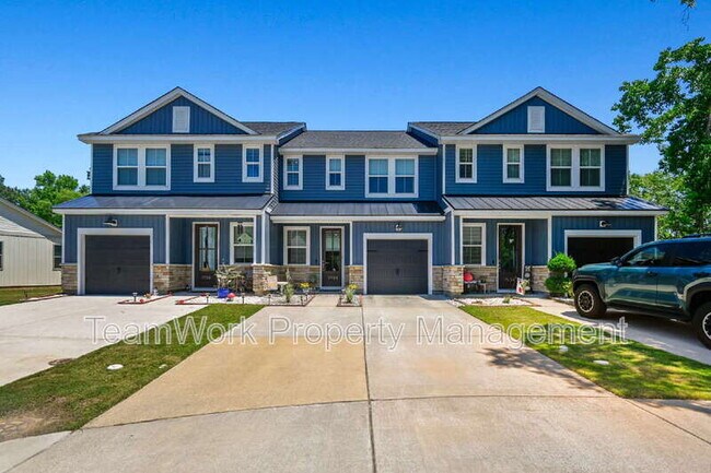 Building Photo - 7722 Park Gate Dr