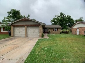 Building Photo - 6812 S Land Ave