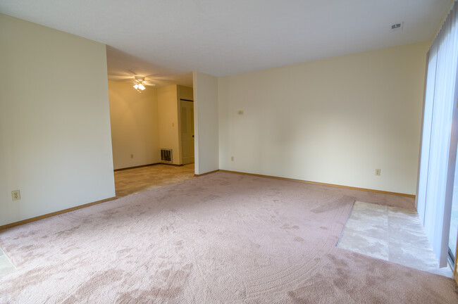 Building Photo - 1320 Bowie Trl