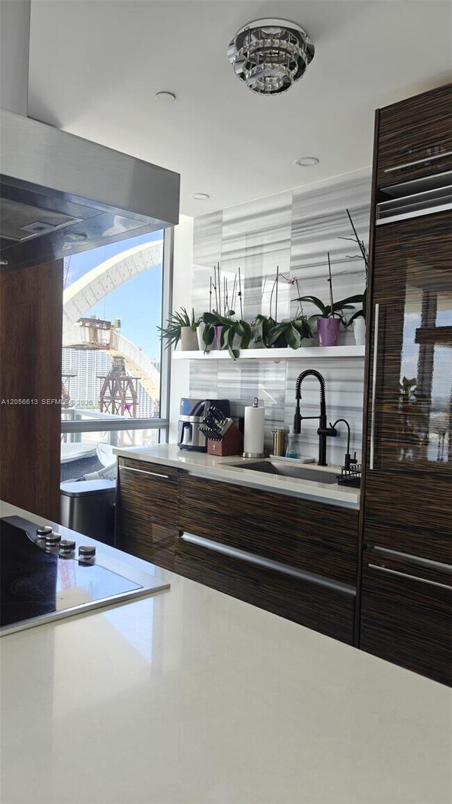 Foto del edificio - 1100 Biscayne Blvd