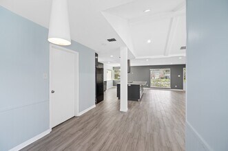 Building Photo - 10623 Wickersham Ln