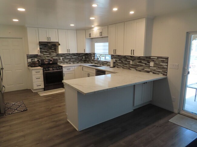 Foto del edificio - Coming Soon!  4 Bedroom Home in Fletcher H...