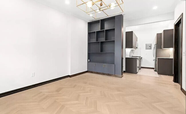 Foto del edificio - 121 E 37th St