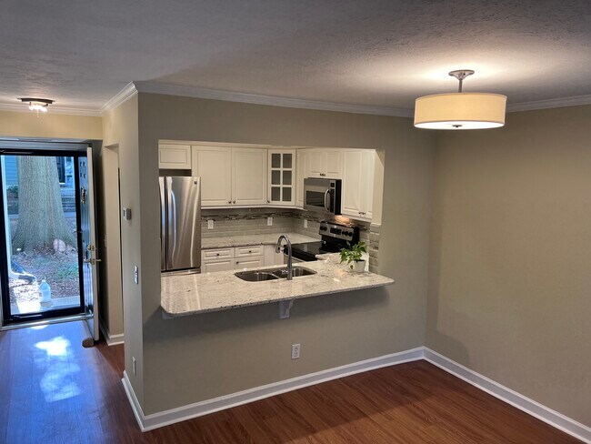 Dining - 1011 Nicholwood Dr