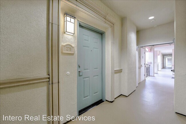 Building Photo - 20500 Town Center Ln