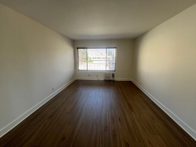 Sala de estar - 10982 Roebling Ave