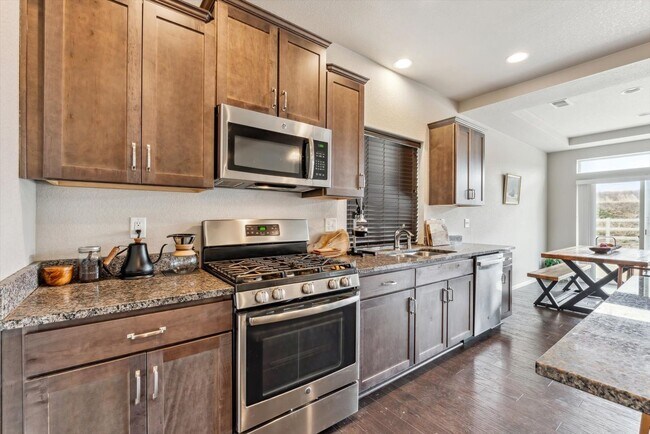 Foto del edificio - Beautiful 3 bedroom, 3 bath home backs to ...