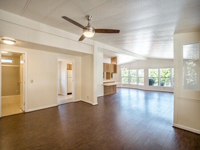 Foto del edificio - 210 Hidden Valley Rd