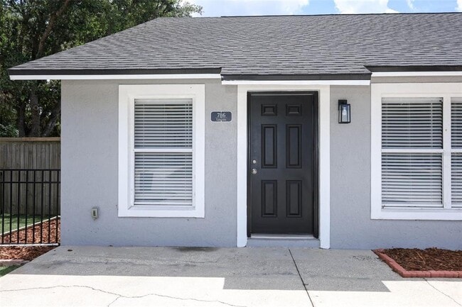 Building Photo - 786 Lincoln Pkwy