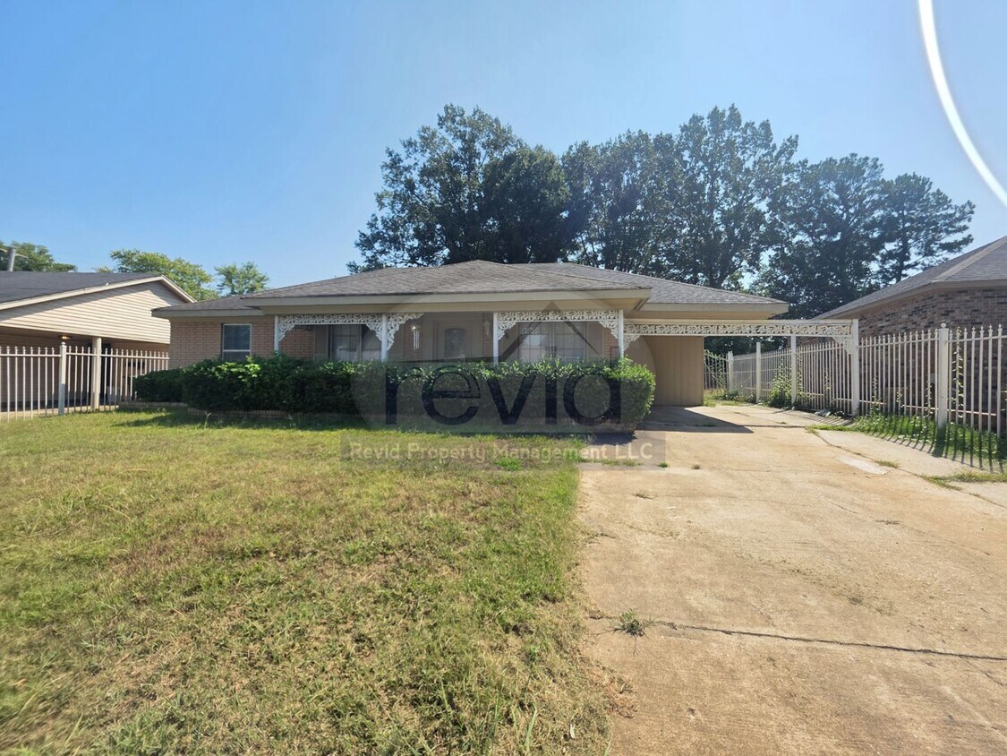 Foto del edificio - 5 Bedroom 2.5 Bath! Section 8 Accepted!!