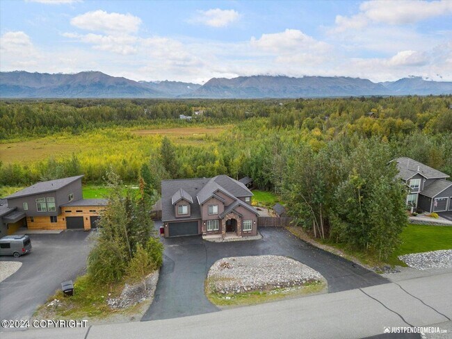 Foto del edificio - Amazing 4 Bed/4.5 Bath Palmer Home