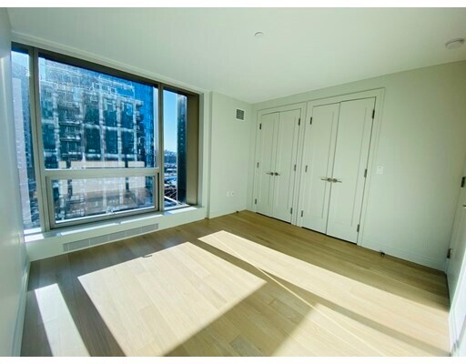 Foto del edificio - 125 Seaport Blvd