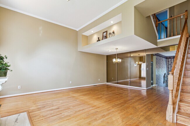 Building Photo - 52 Silver Moon Dr