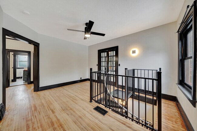 Building Photo - 216 N 25th St