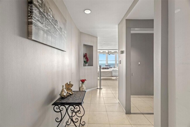 Foto del edificio - 7000 Beach Plaza