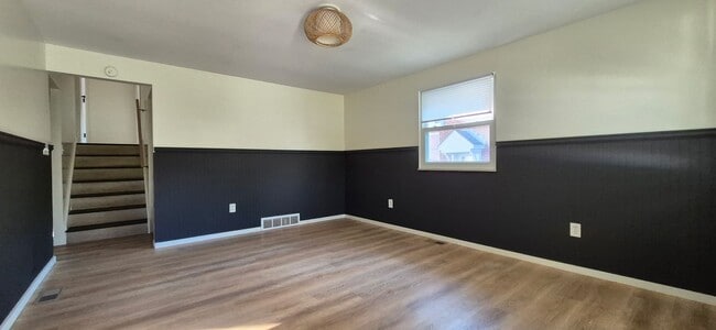 Building Photo - 319 Orchard Dr