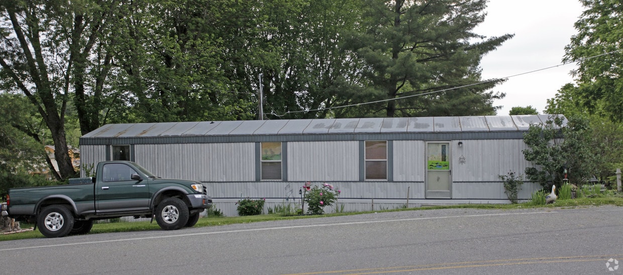 Building Photo - 125 Welch Rd