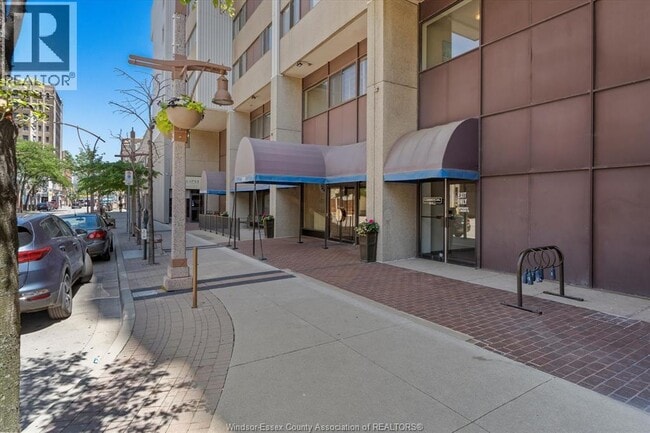 Building Photo - 380 Pelissier St